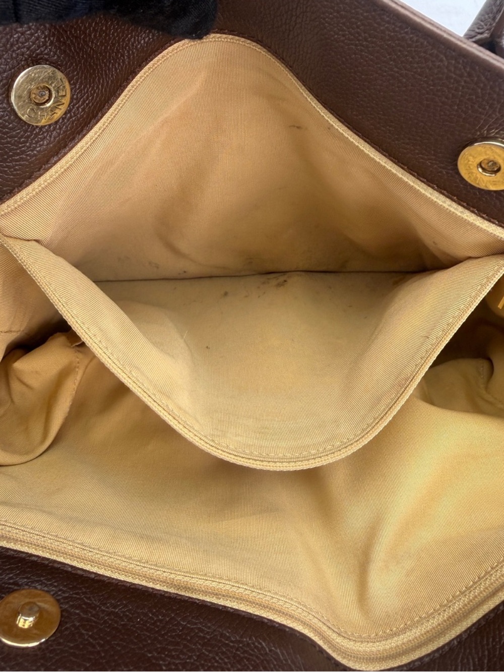 Authentic CHANEL Brown Leather Medium Cerf Tote with Gold CC Logo - Picture 11 of 16
